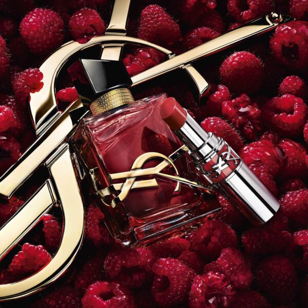 YVES SAINT LAURENT Libre Berry Crush - Eau de Parfum Intense Profumo Donna sfondo2 YVES SAINT LAURENT Libre Berry Crush - Parfum Intense Donna